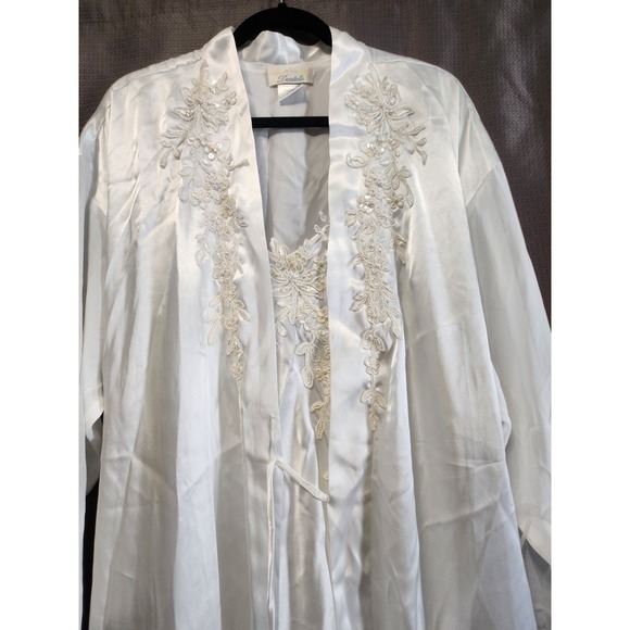 Vtg Dentelle Off White Nightgown & Robe Silky Floral Embroidery Long Sleeve NWT - Picture 1 of 16